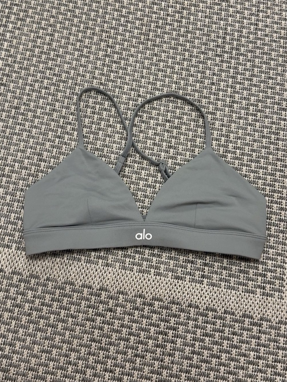 Alo Yoga Splendor Bra in Lunar Grey